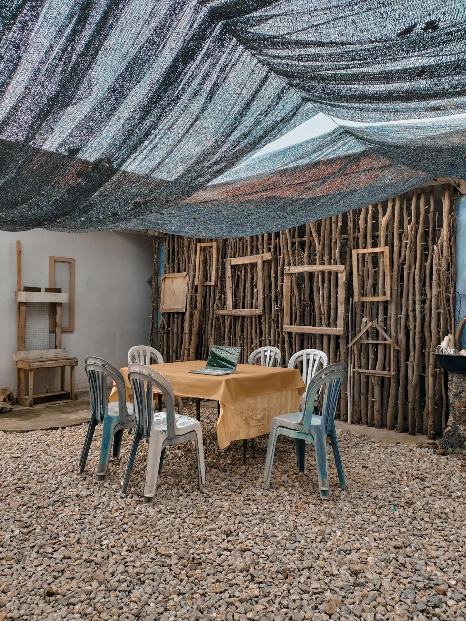 Brussels Homestay Kost Balige Exteriör bild